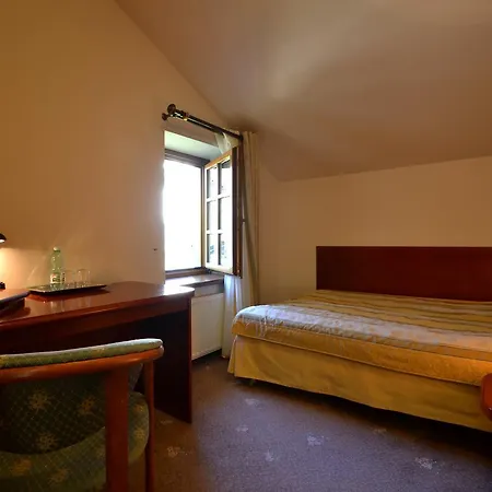 Grant Hotel 3*